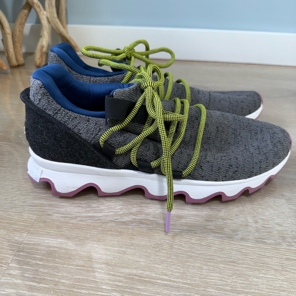 Sorel Gray Sneakers with Lime Laces - Picture 2 of 4